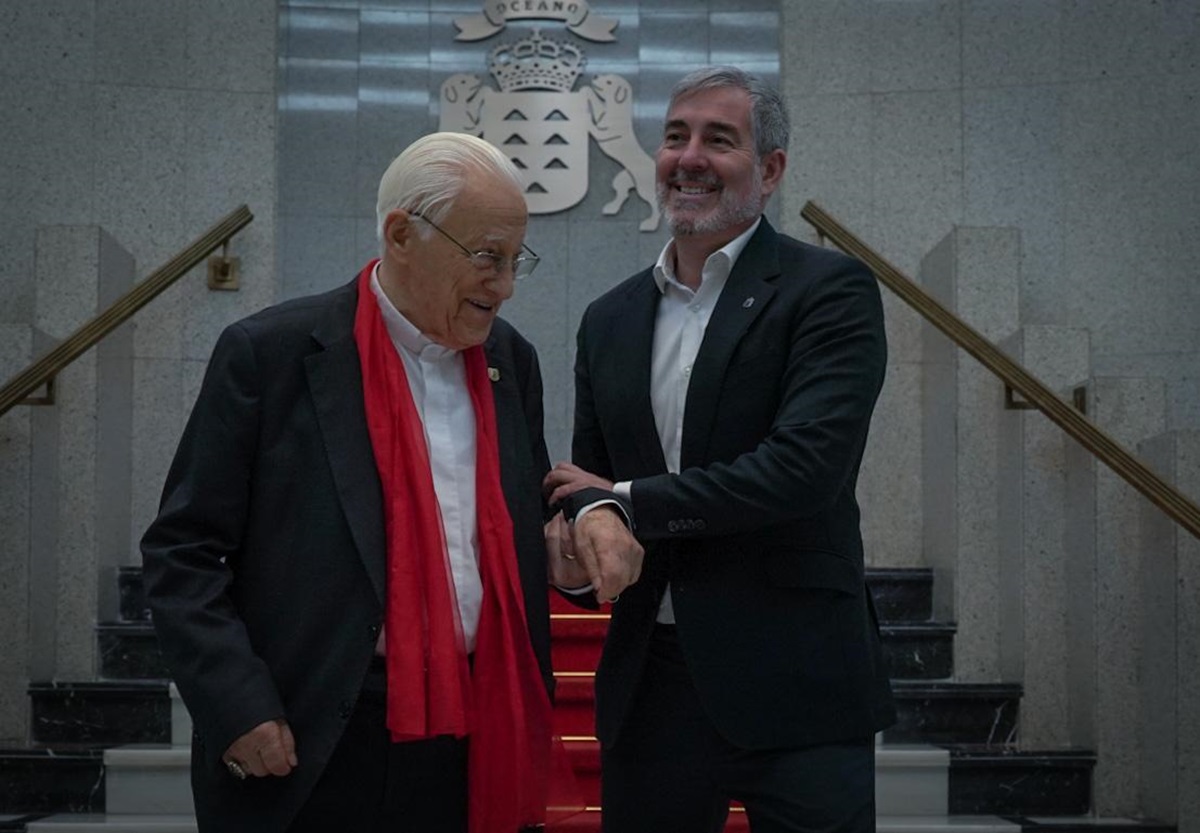 Reunión del Padre Ángel y Fernando Clavijo sobre el drama humanitario en Canarias