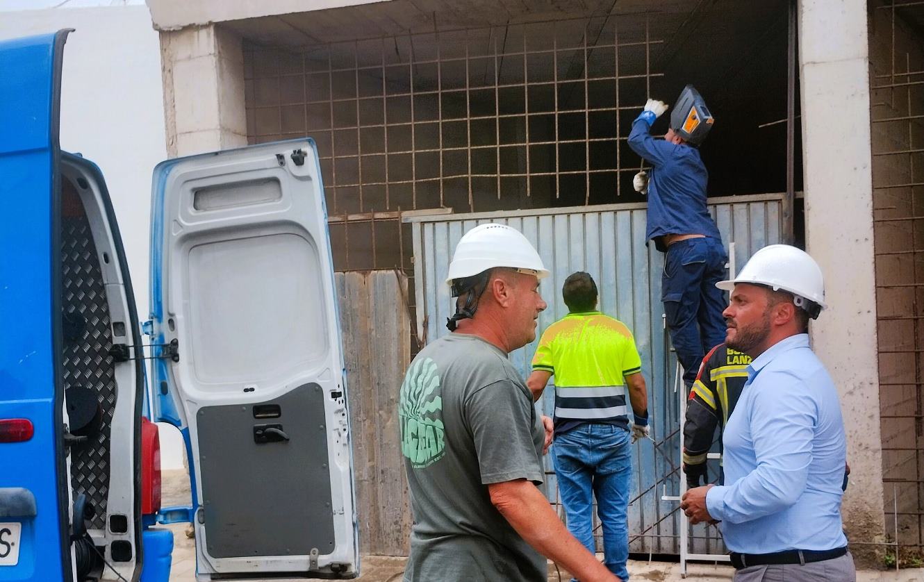 Tapiado edificio okupado en Arrecife