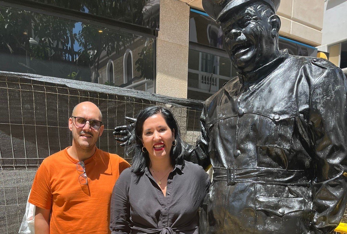 Arrecife restaura la estatua del recordado ‘Pollo de Arrecife’ en el centro de la ciudad