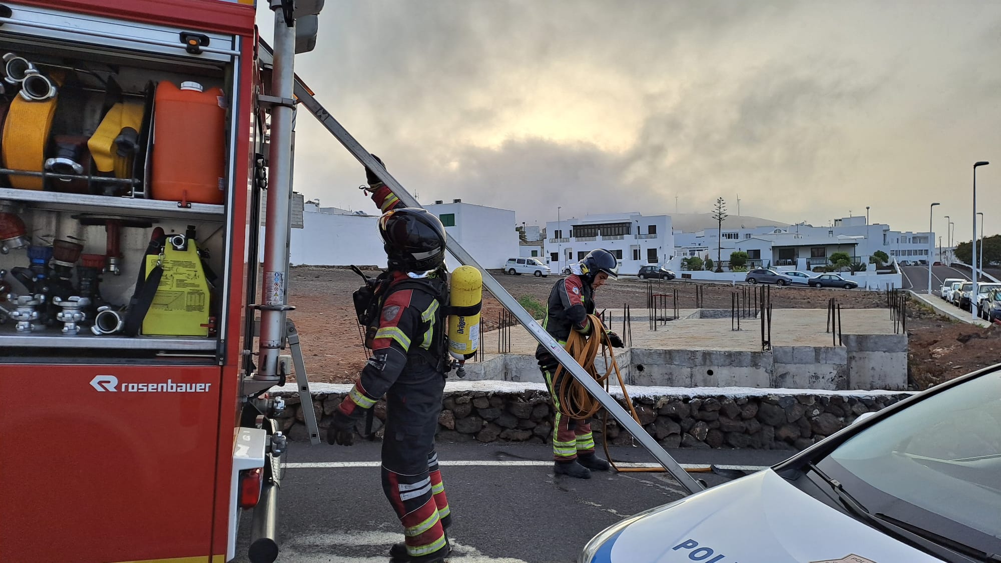 Sofocan el incendio de una obra abandonada en San Bartolomé