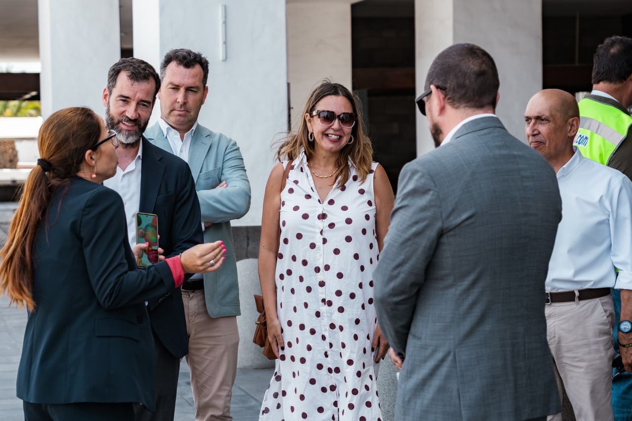 Visita de Dolores Corujo y Fajardo Palarea a puntos estratégicos de Lanzarote. Foto: PSOE Lanzarote.