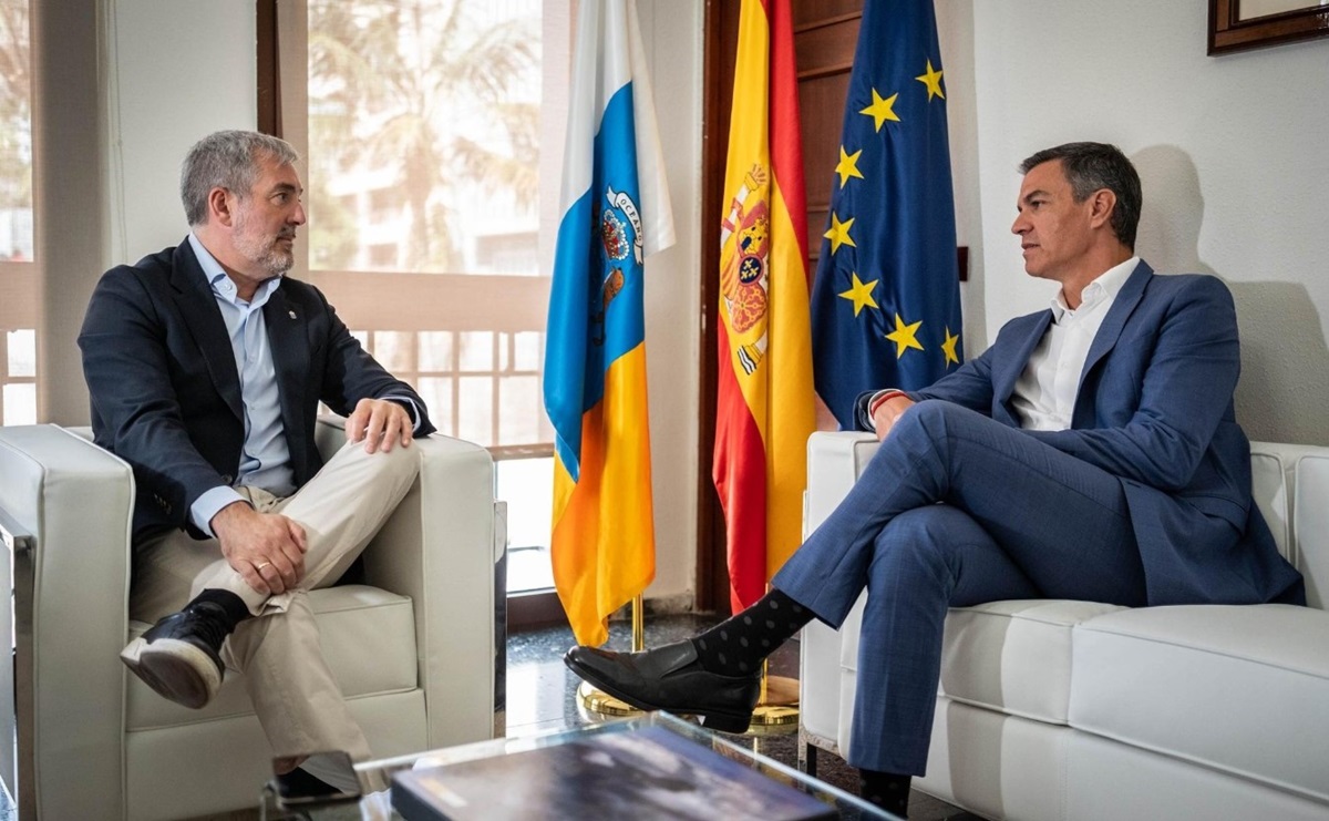 Reunión de Fernando Clavijo y Pedro Sánchez en La Palma (Foto: LaProvincia)