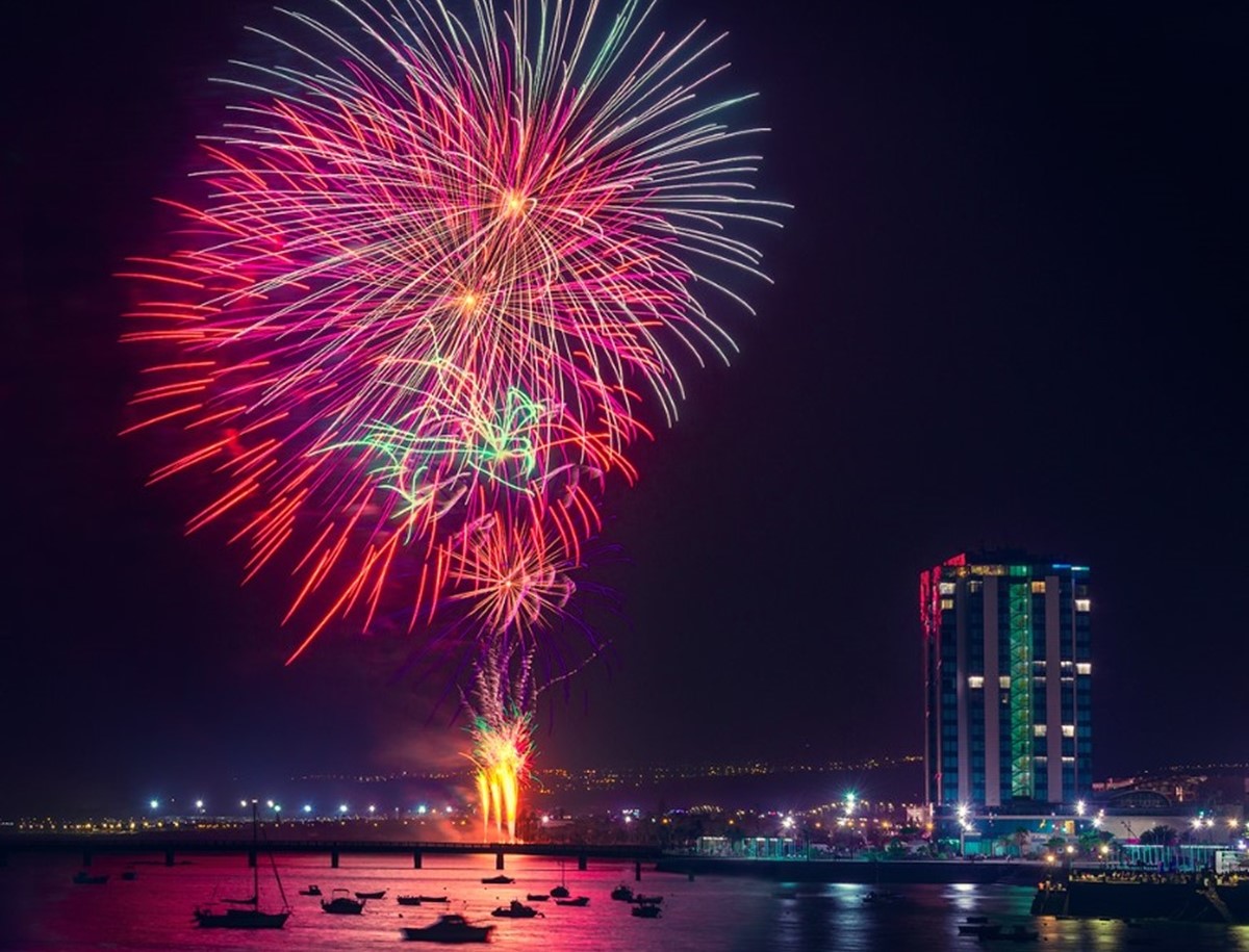 Los fuegos para finalizar las Fiesta de San Ginés en Arrecife (Foto: Juan José Cordero Valeriano)