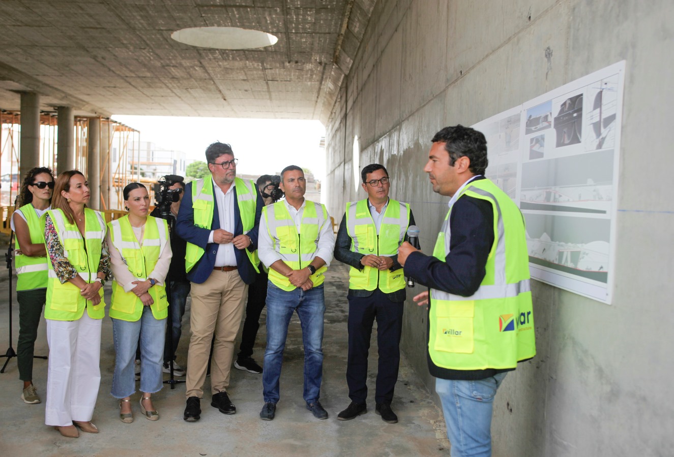 Obras Públicas supervisa los trabajos del paso inferior de la LZ-2 en Playa Honda