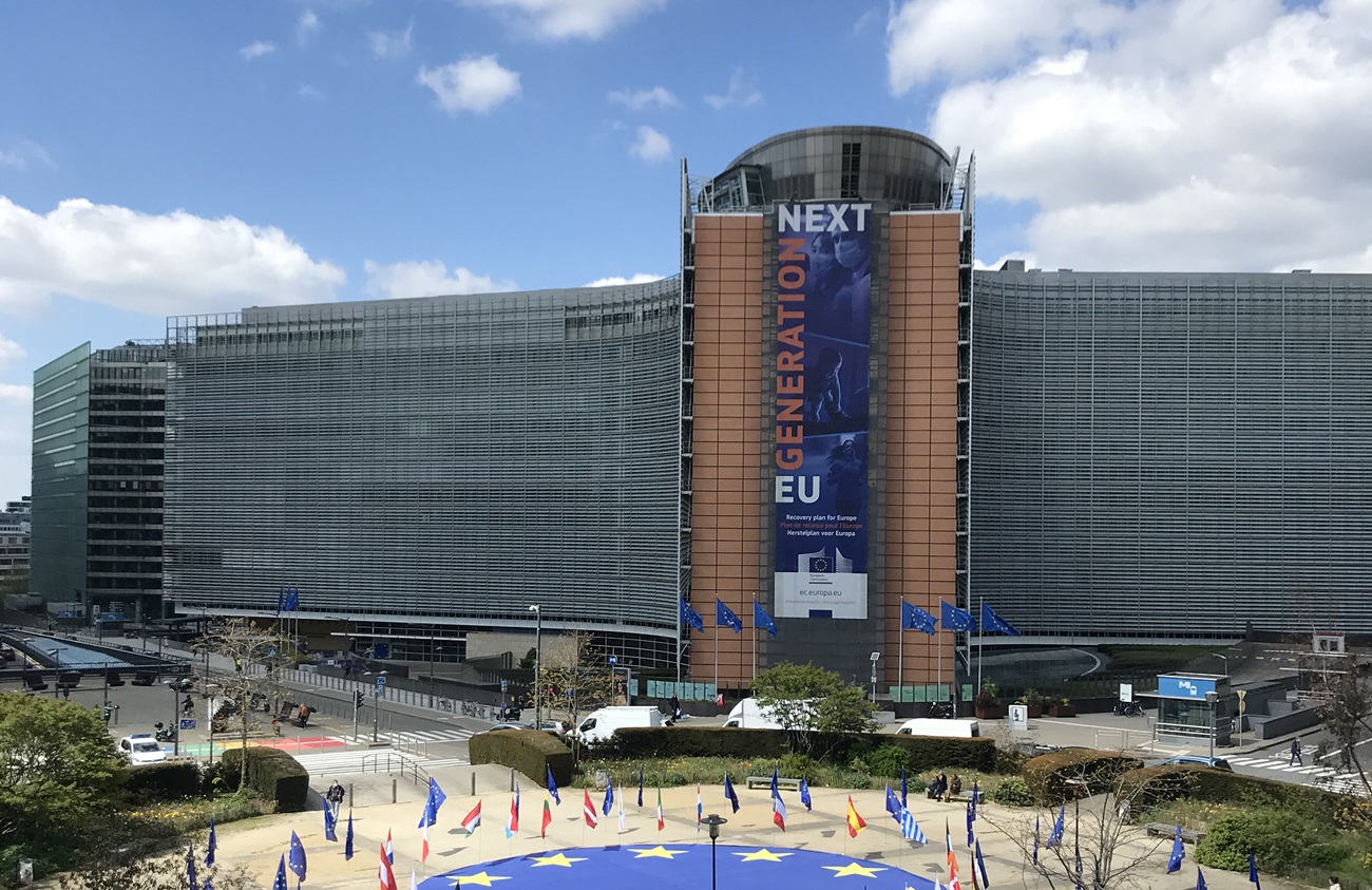 La plaza de Schuman engalanada por el Día de Europa. UE