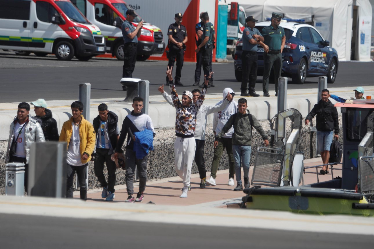 Llegada de migrantes a Puerto Naos (Fotos: Juan Mateos)