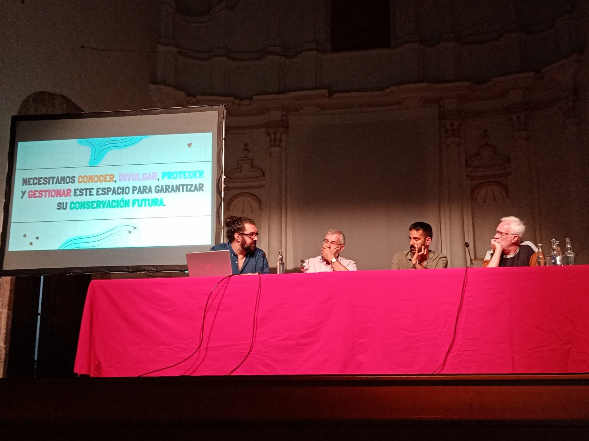 Mesa redonda en Teguise sobre la necesidad de proteger El Jable.