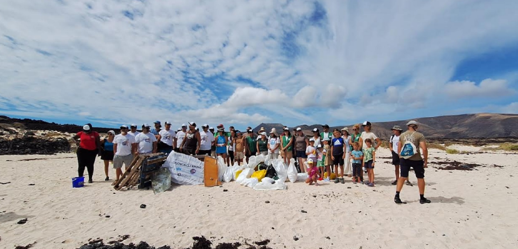 Limpieza de playa en Órzola