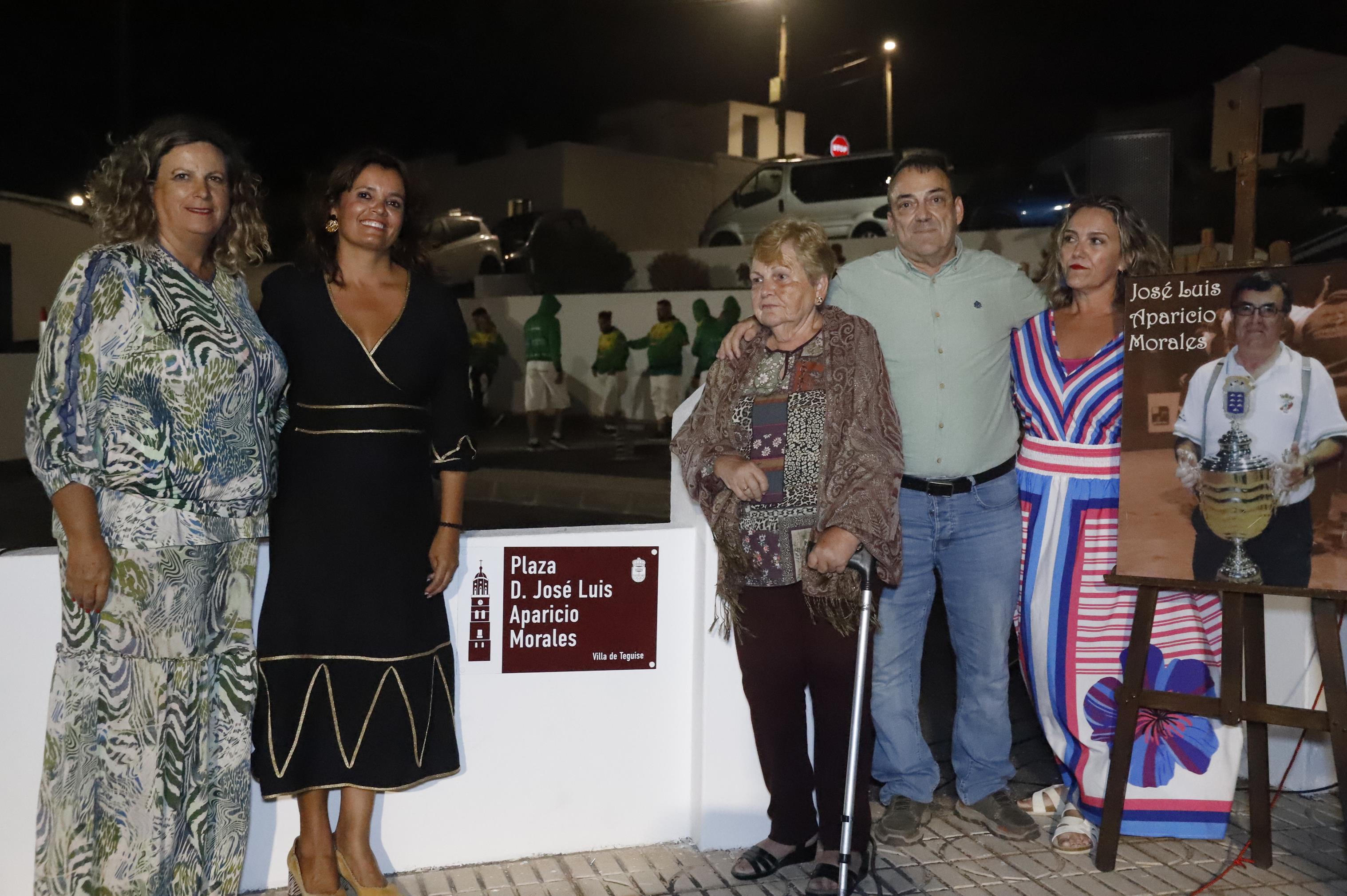 Inauguración de la plaza en honor a José Luis Aparicio Morales 