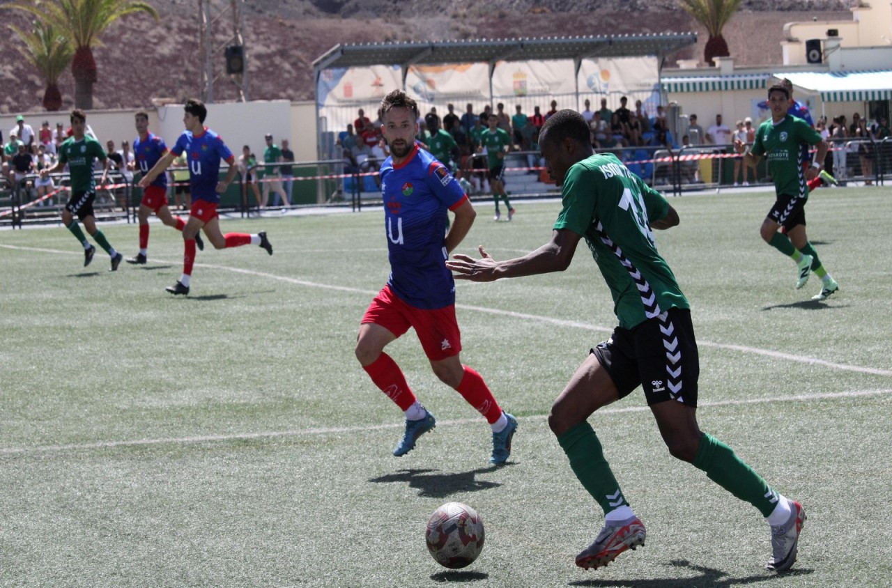 El Unión Sur Yaiza vence al CD Móstoles (3-0)