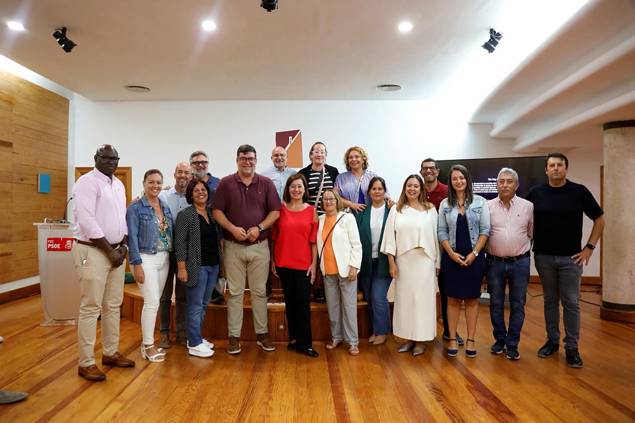 Coloquio de Francina Armengol sobre el futuro del turismo. Fotos: PSOE y Juan Mateos.