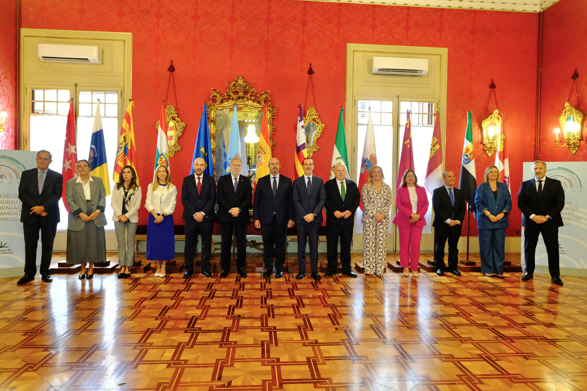 Reunión de las presidencias de los todos parlamentos españoles