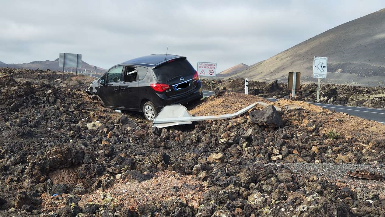 Coche accidentado en Tinguatón