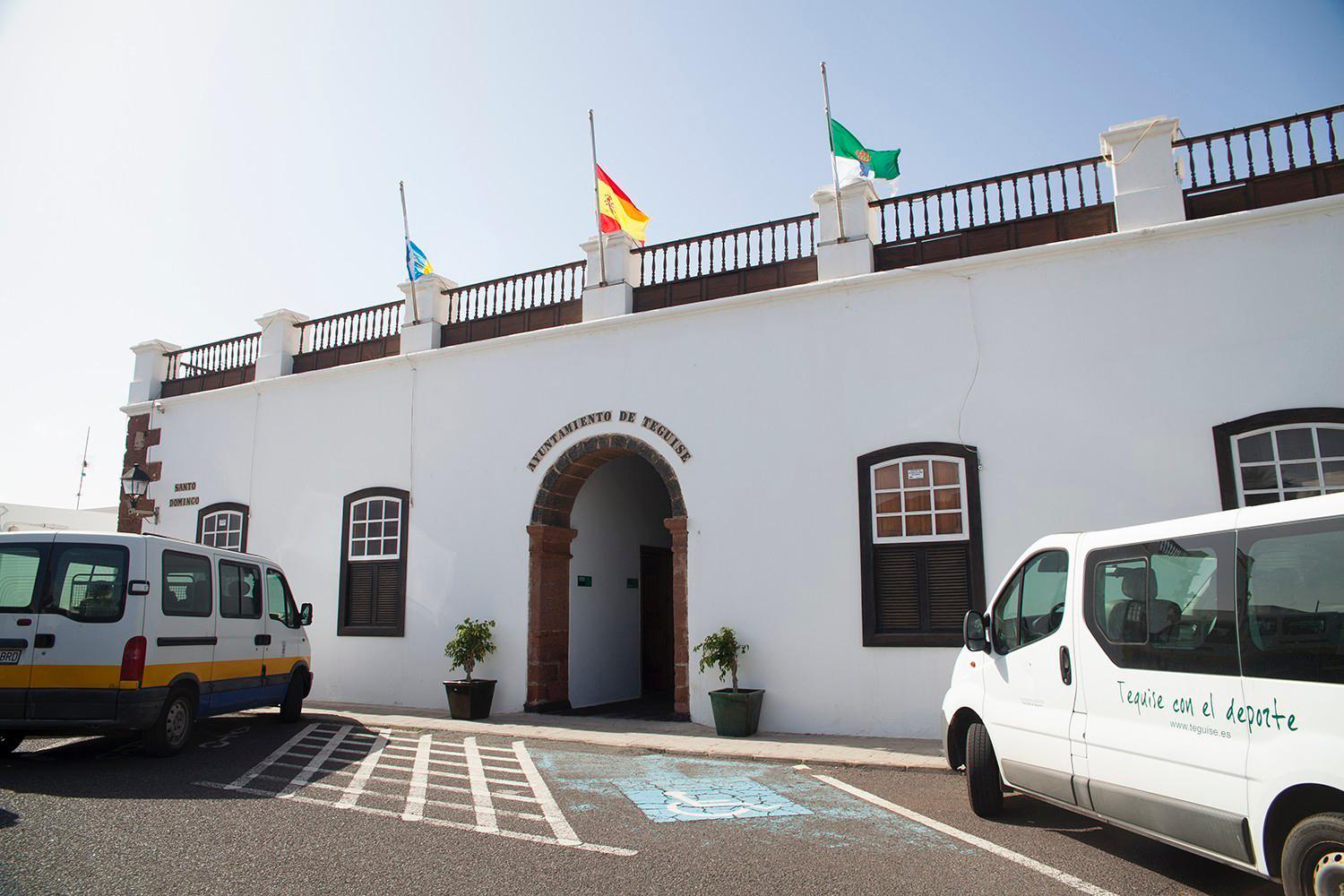 Fachada del Ayuntamiento de Teguise.