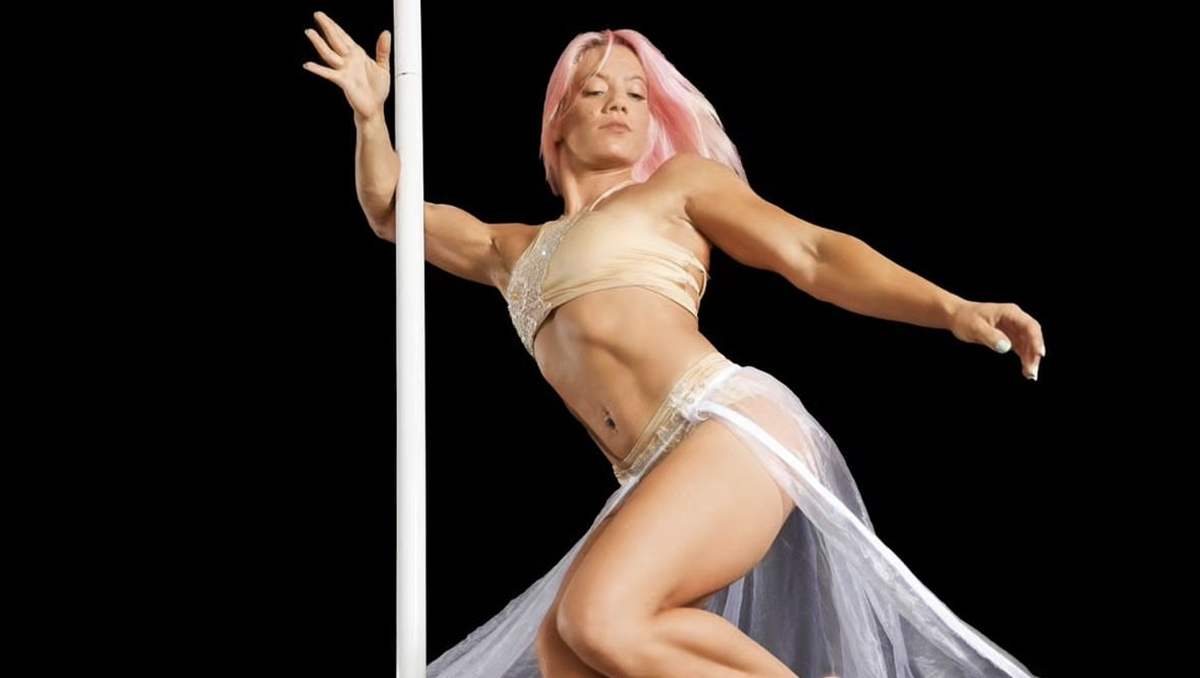 Diana López, pole dancer