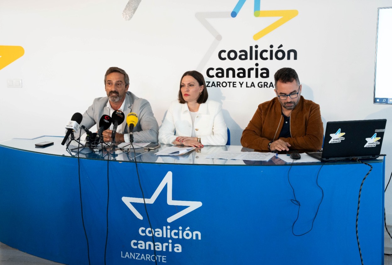 Rueda de prensa de CC para pedir la dimisión de Loly Corujo