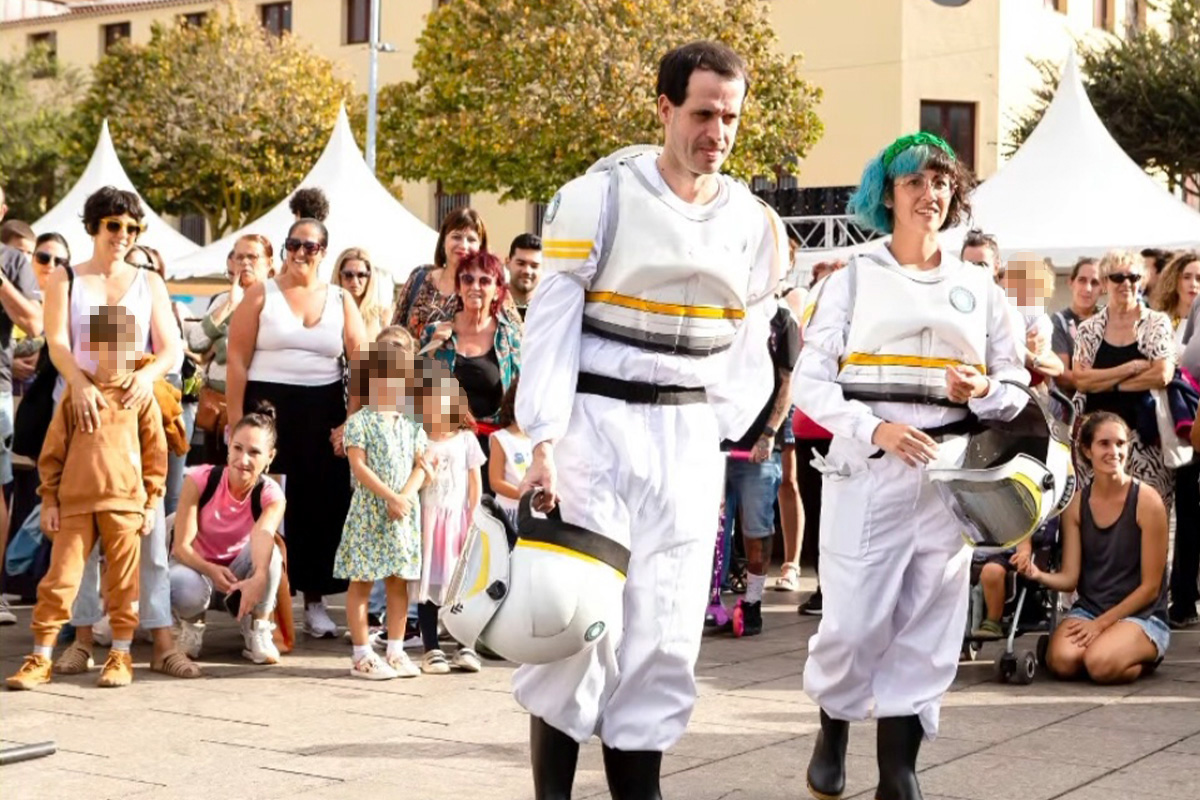 Imagen durante el espectáculo 'Astronautas' de Satélite Teatro