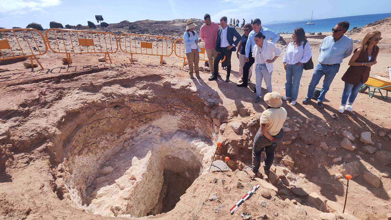 Hallado uno de los primeros hornos de cal de Lanzarote en el yacimiento de San Marcial de Rubicón