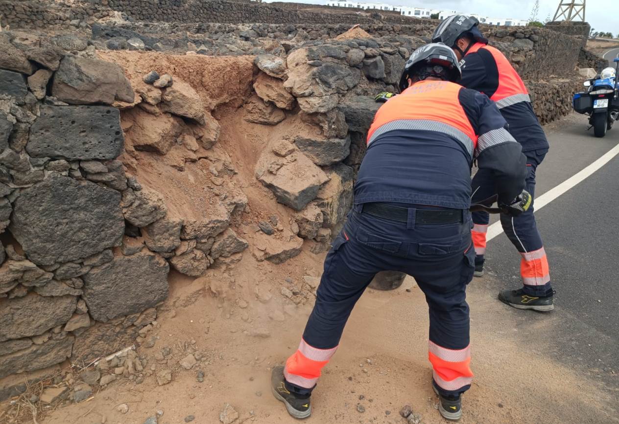 Desprendimiento de un muro en Arrecife