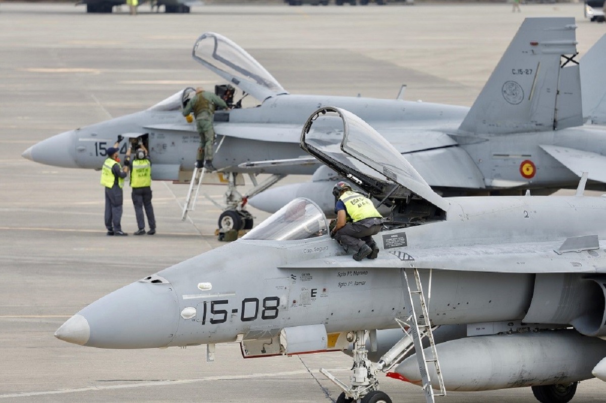 Un caza, un avión de combate del Ejército del Aire en la operación Sirio 24 en Canarias