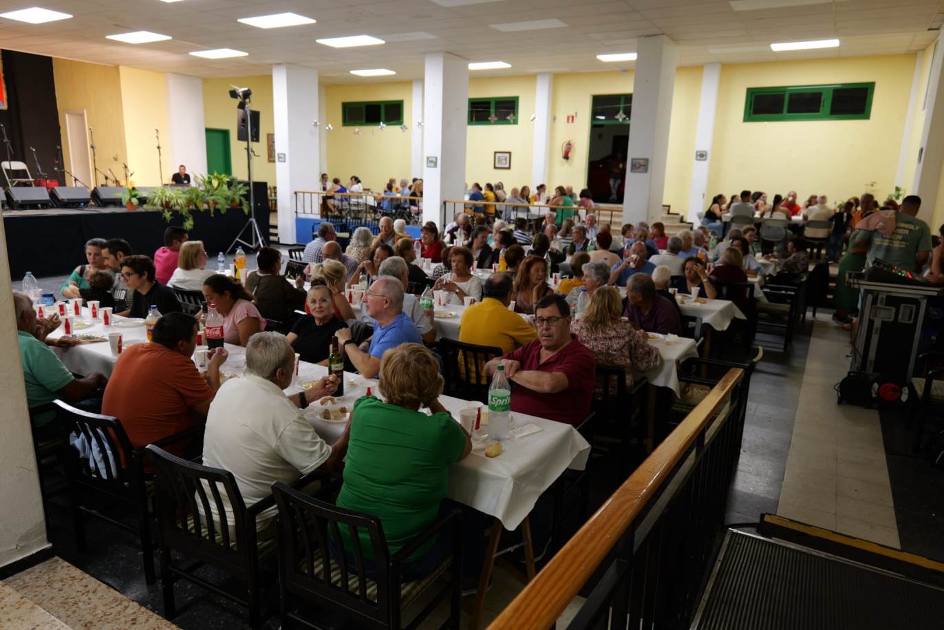 Comida de confraternización en Altavista