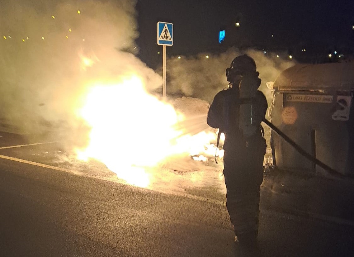 Incendio de contenedores en Arrecife