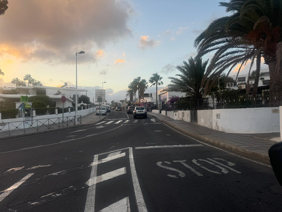 Imagen de una de las zonas en Puerto del Carmen en las que renovarán la señalización