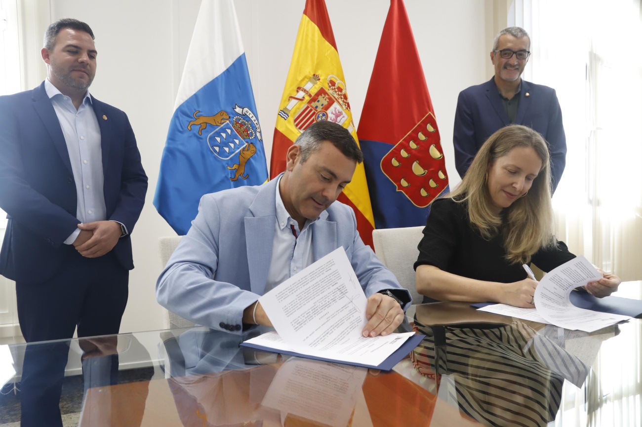 Cabildo y SATOCAN firman el contrato para construir la nueva Residencia de Mayores 