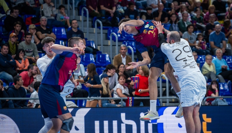 El jugador de balonmano lanzaroteño Miguel Ángel Martín durante su debut. Foto: Cedidas.