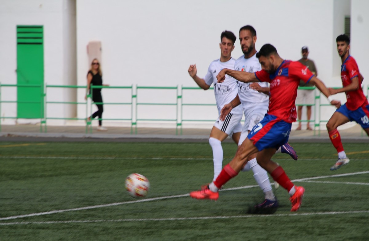 La UD Lanzarote doblega a la UD Ibarra en un partido que pudo golear