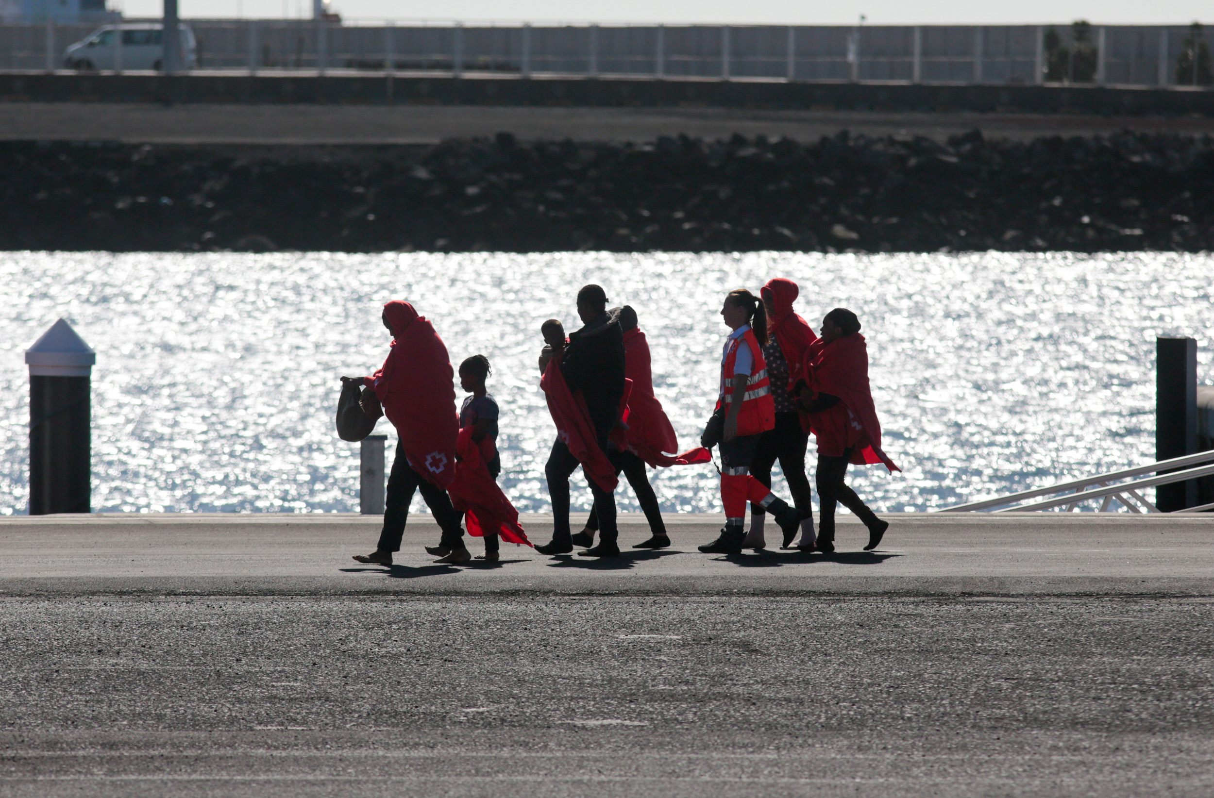 Llegada de menores migrantes a Puerto Naos. Foto: Juan Mateos