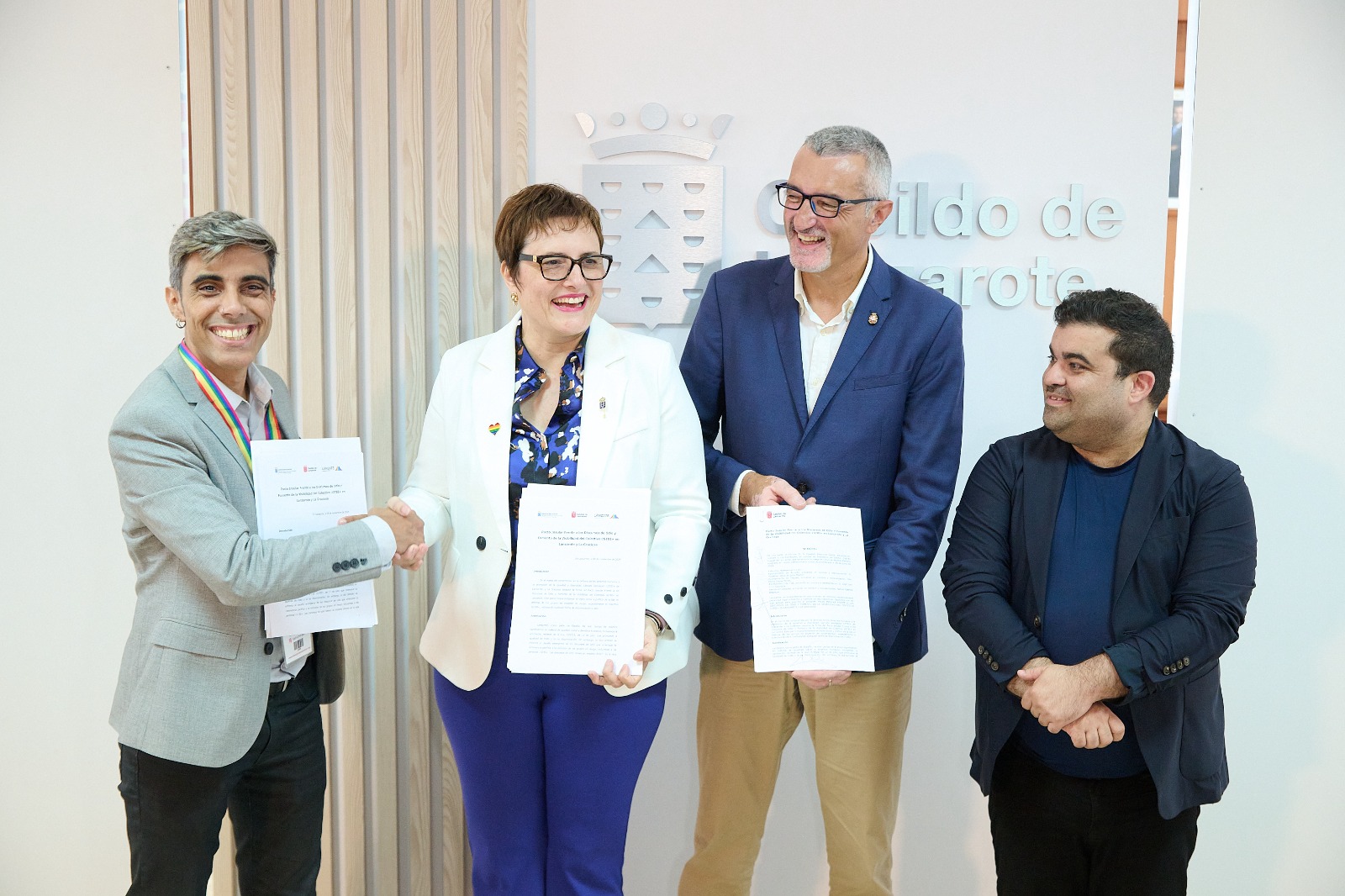 Firma del pacto contra los discursos de odio en Lanzarote.