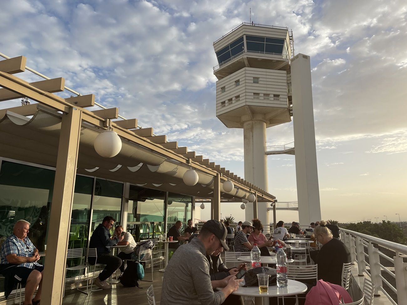 Terraza en el aeropuerto de Lanzarote.