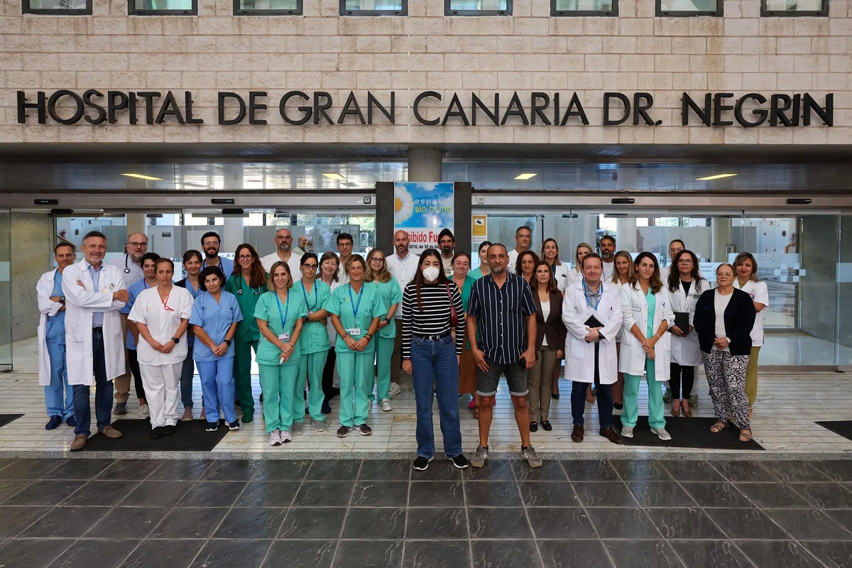 La lanzaroteña Antía Piñeiro, que recibió en A Coruña en 2003 un trasplante de corazón se recupera en Gran Canaria de su segundo trasplante. Efe/Elvira Urquijo A. 