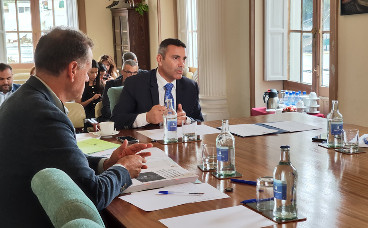 Reunión del Cabildo de Lanzarote con Haría