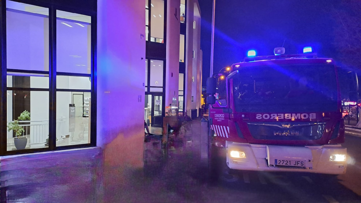 Incendio Biblioteca Insular en Arrecife 