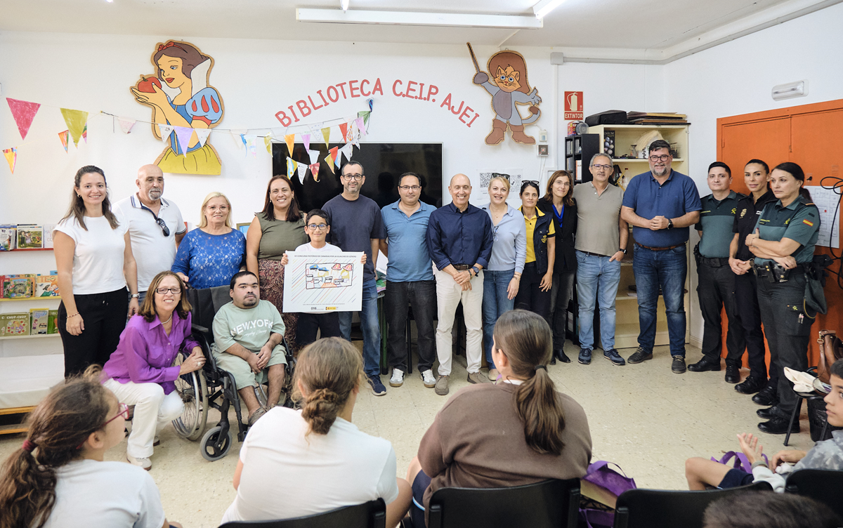 Mencey González junto a los representantes políticos y autoridades