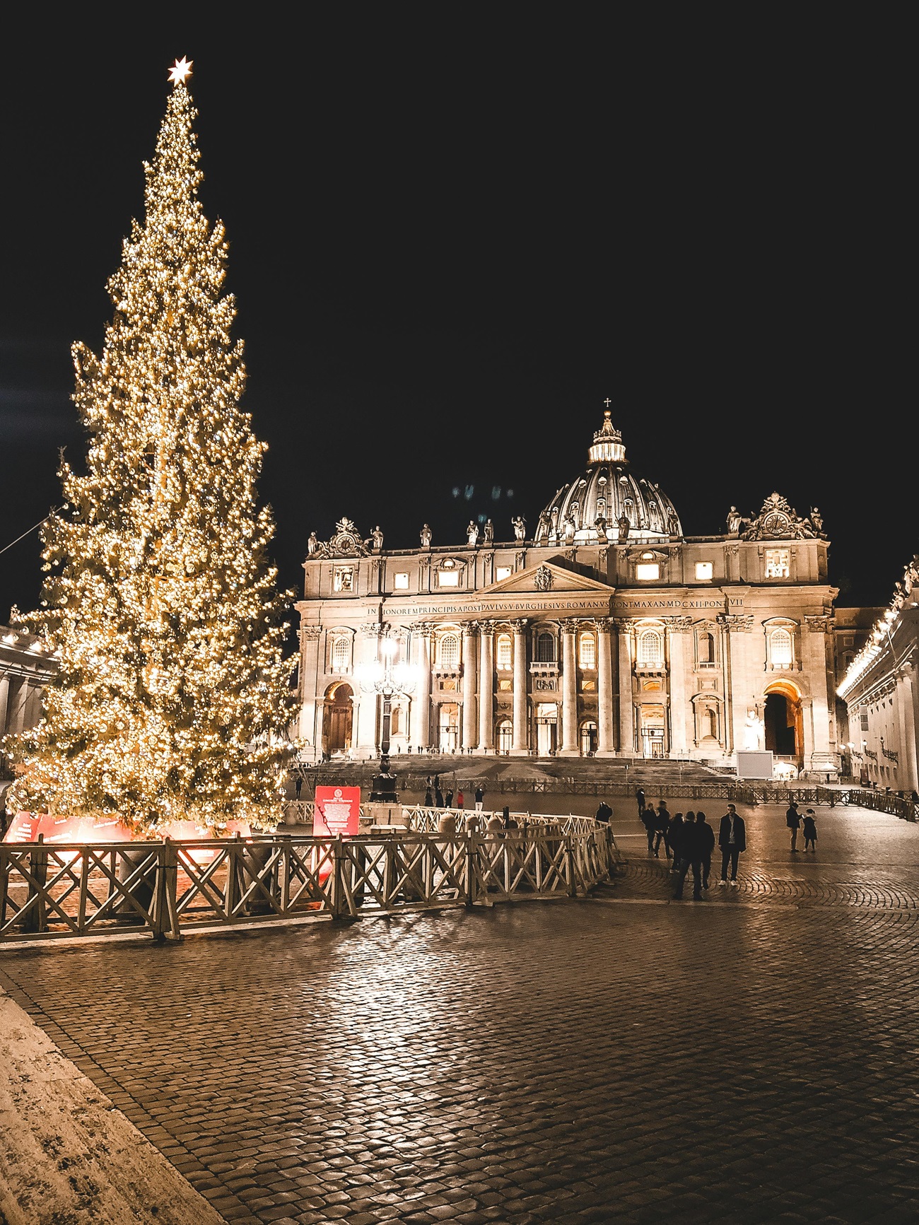 Basílica de San Pedro en Roma. Turismo.