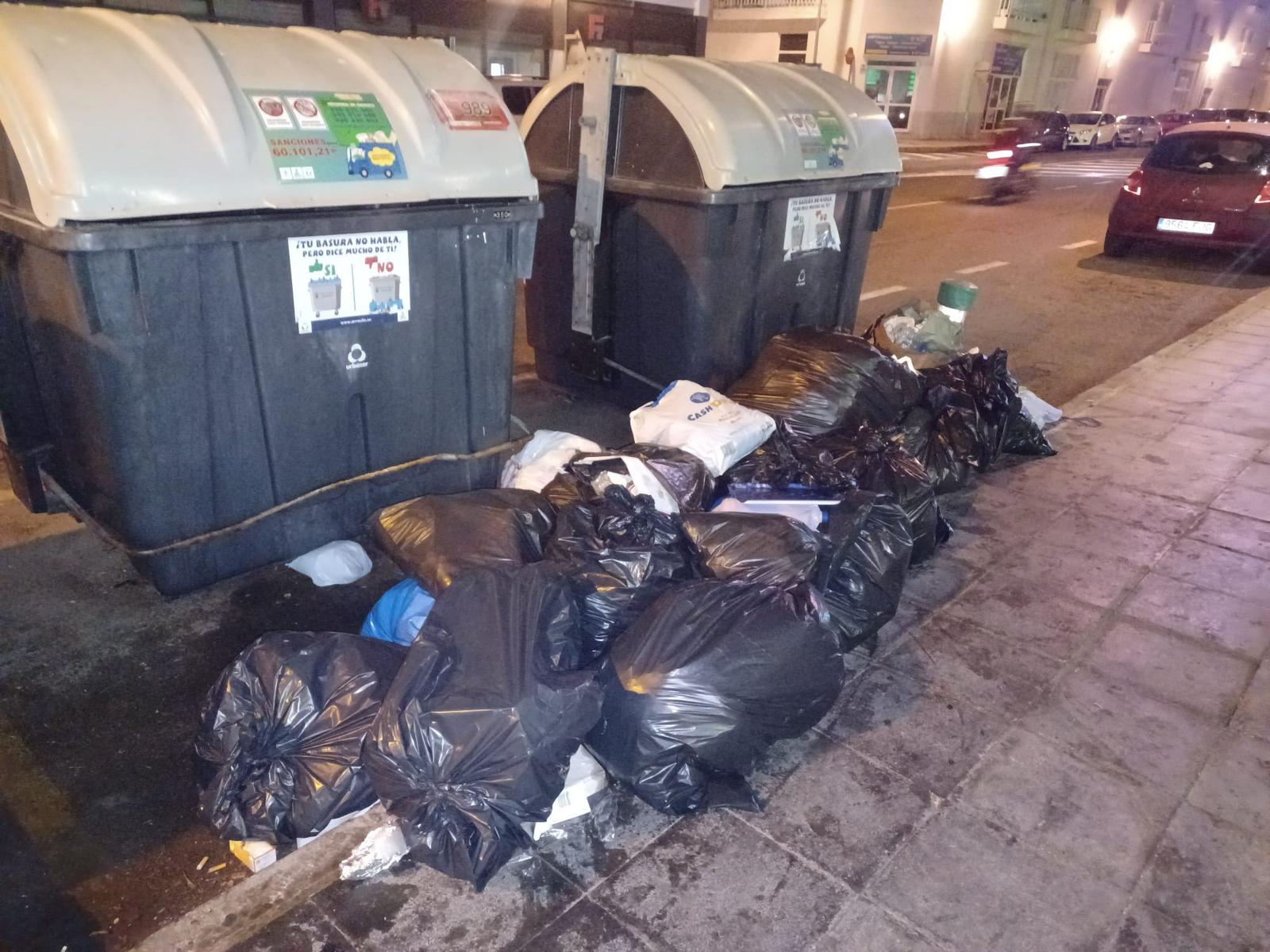 Vertidos de basura y escombros en Arrecife