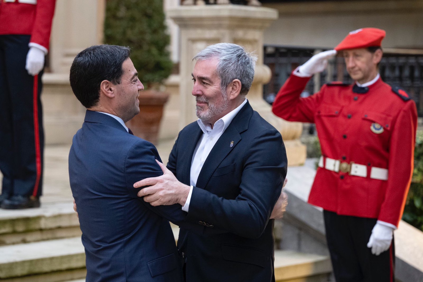 Fernando Clavijo junto al lehendakari Imanol Pradales en un encuentro en el País Vasco este jueves. Foto: Gobierno de Canarias.