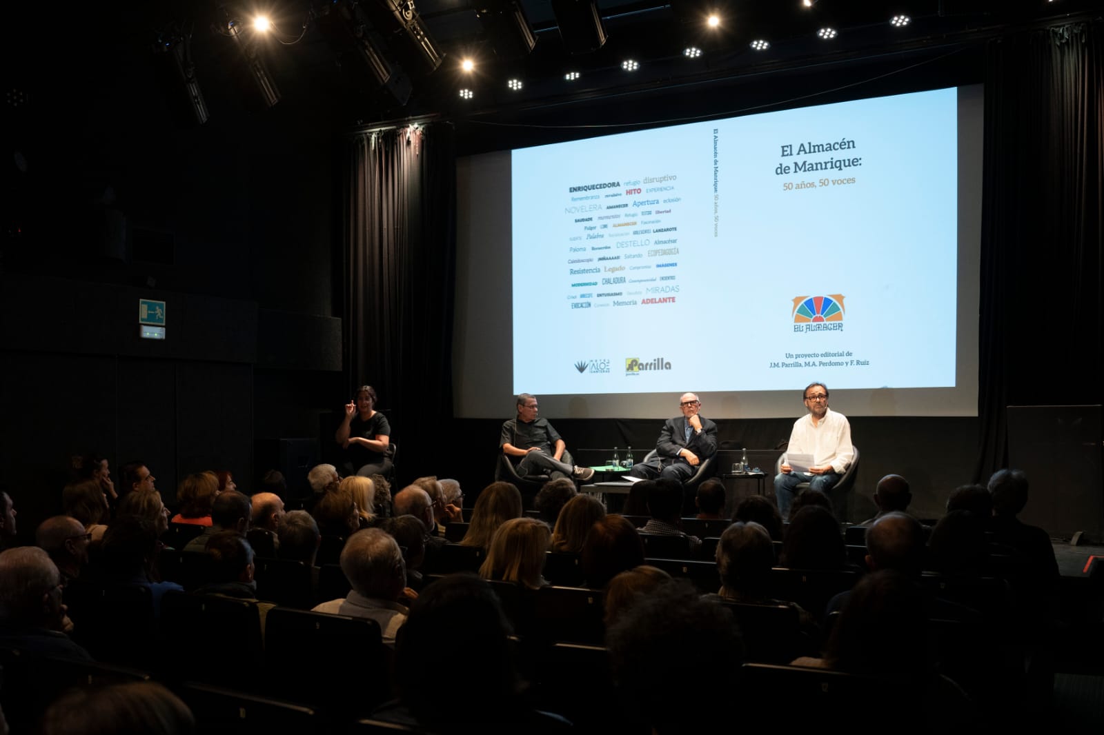 Presentación del libro 'El Almacén de Manrique: 50 años, 50 voces'. Foto: Adriel Perdomo.