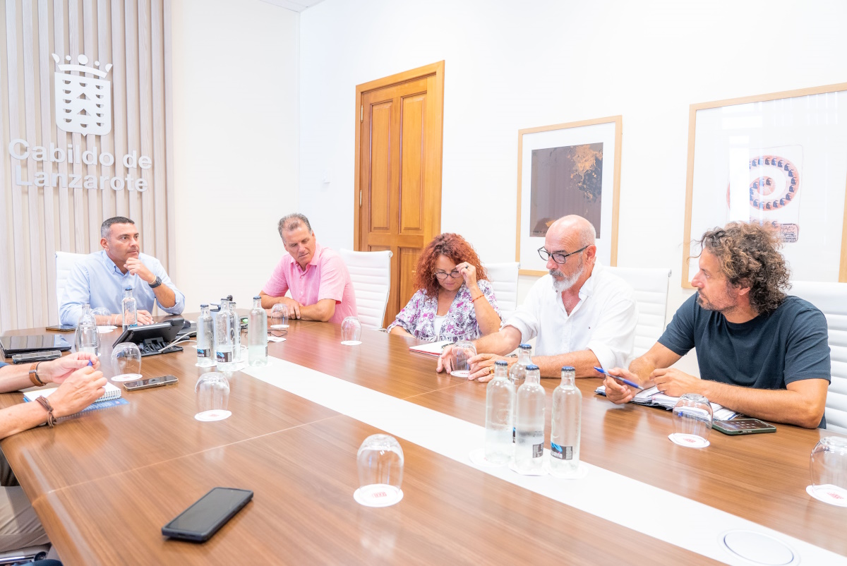 Reunión con las cooperativas de taxis (Archivo)