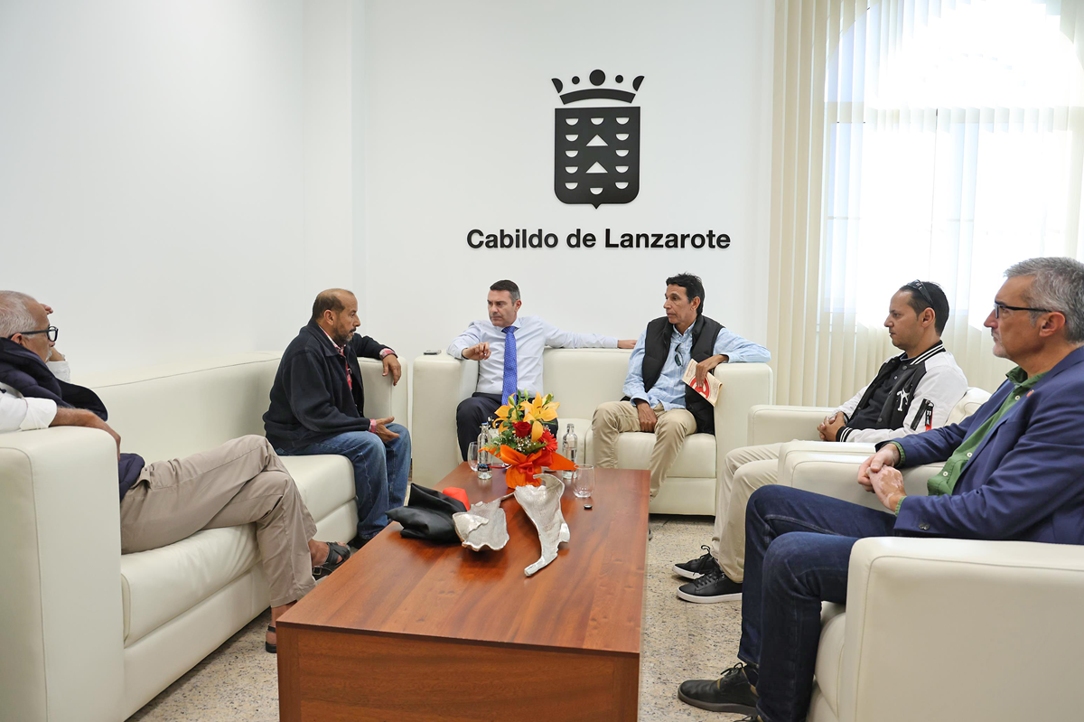 Reunión del presidente del Cabildo con la Asociación de Saharauis