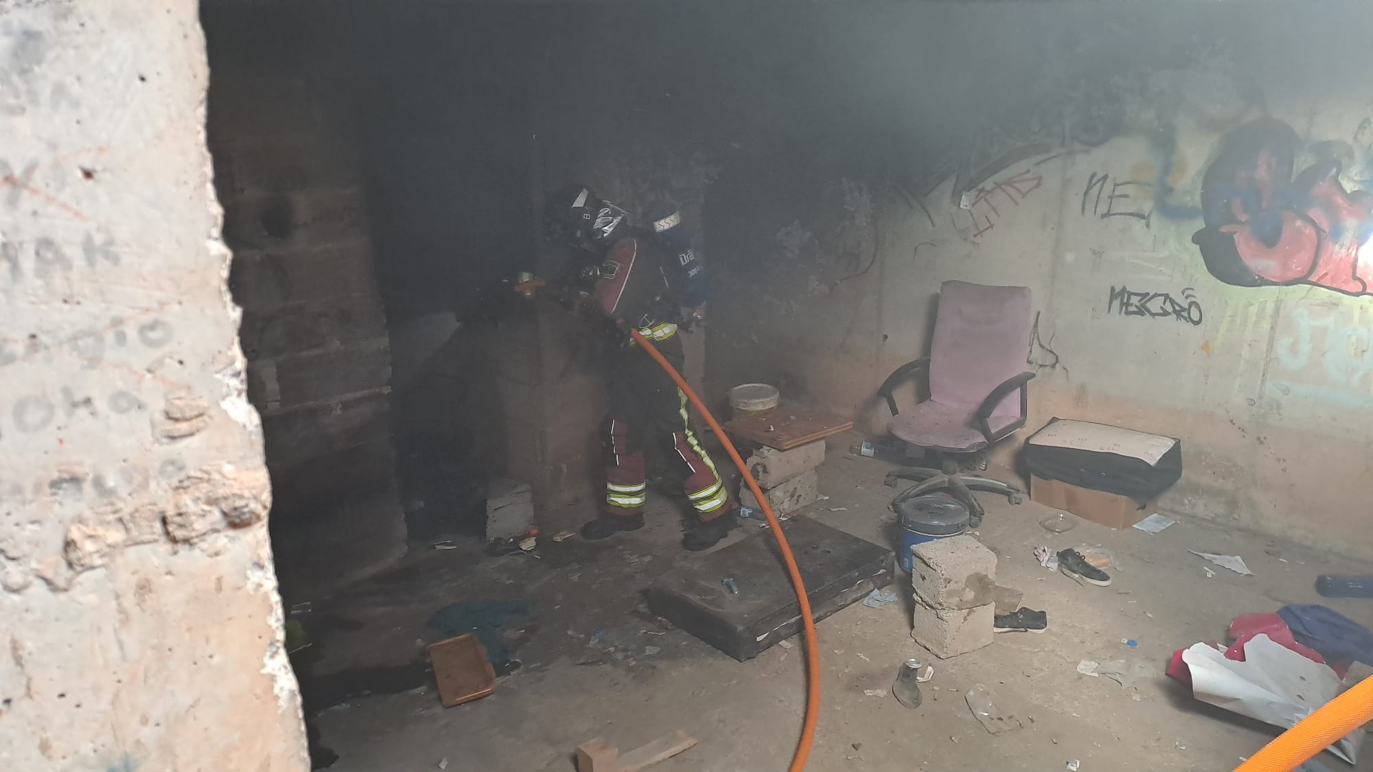 Incendio de una obra abandonada en Arrecife