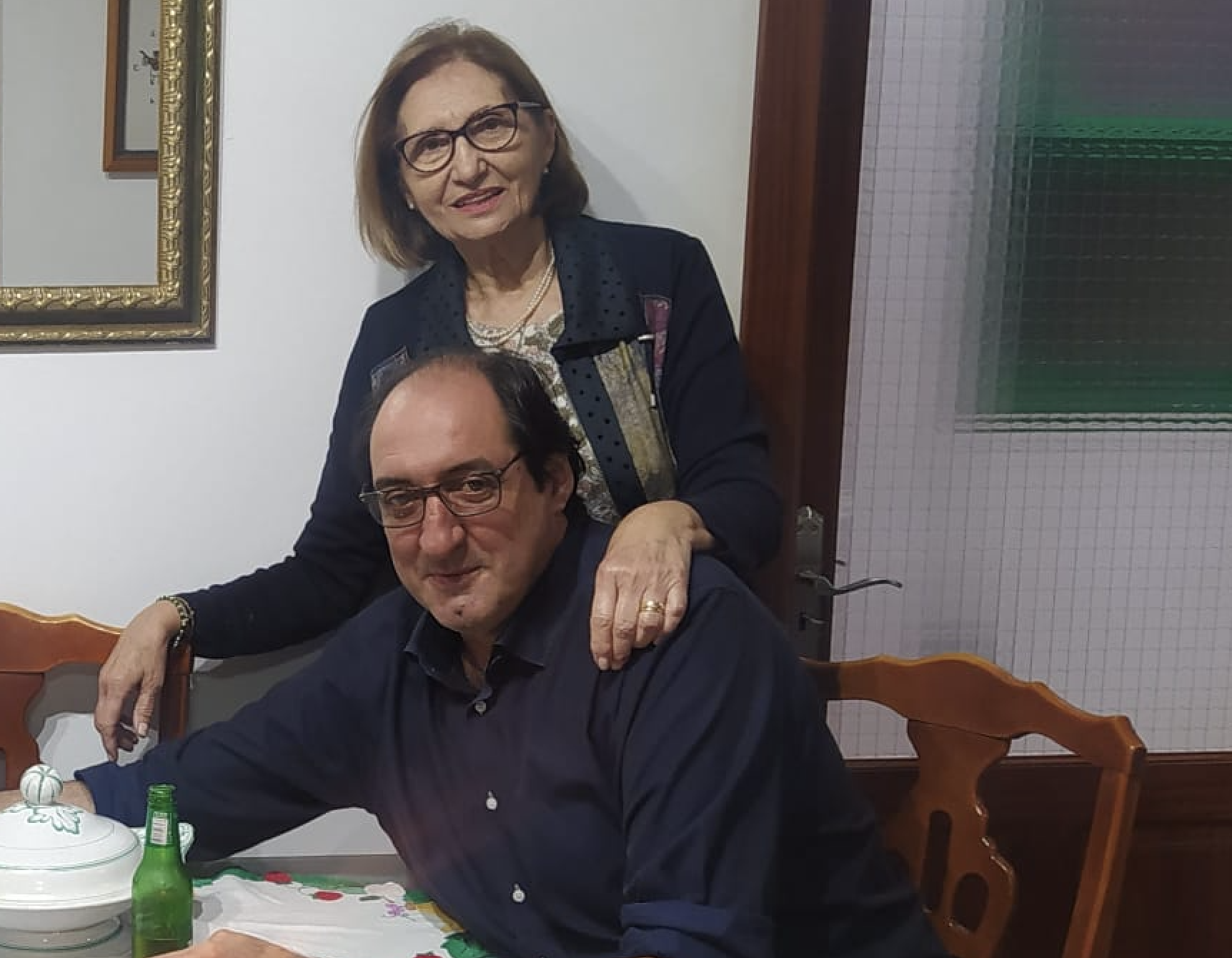 Francisco Ortega Reguilón junto a su madre. Foto: Cedida. 