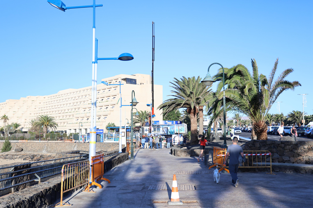 Nueva iluminación de la Avenida Cocederos en Costa Teguise