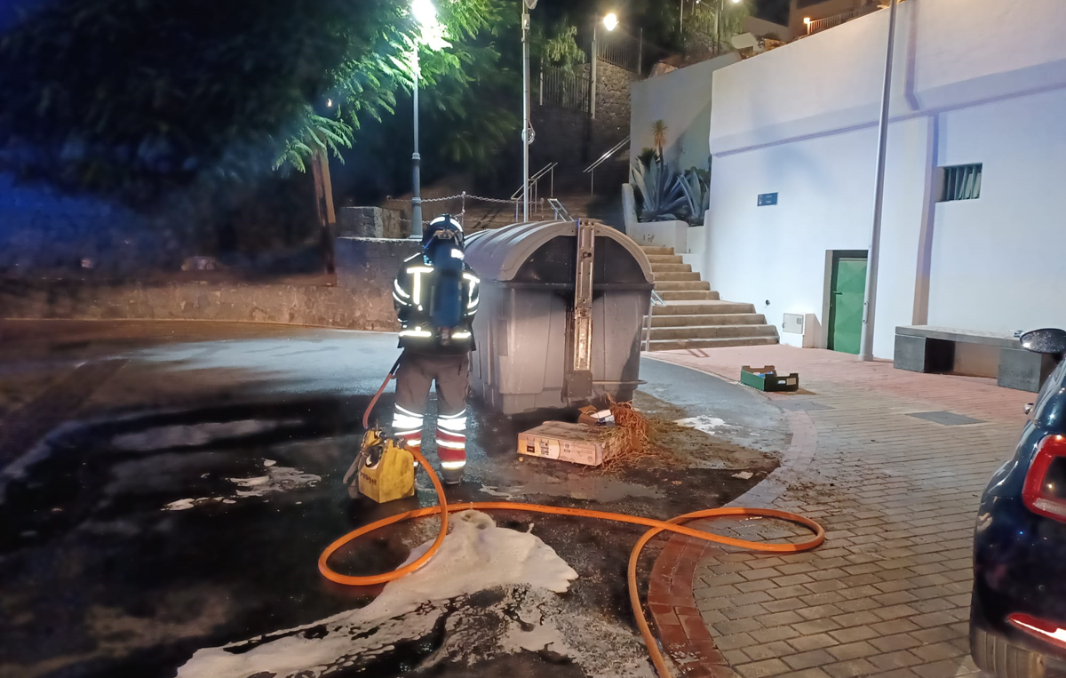 Contenedores afectados en Puerto del Carmen