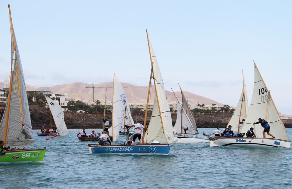 Regata de vela latina