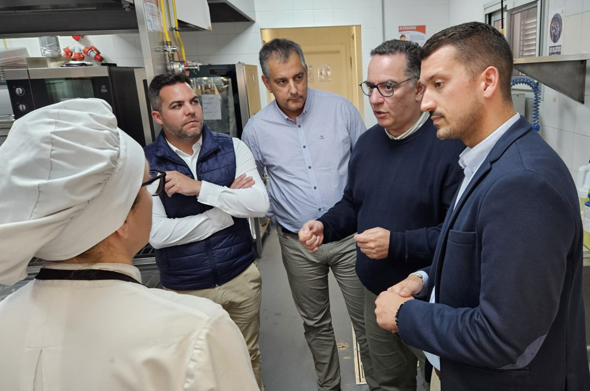 Visita de Poli Suárez al CEIP La Destila