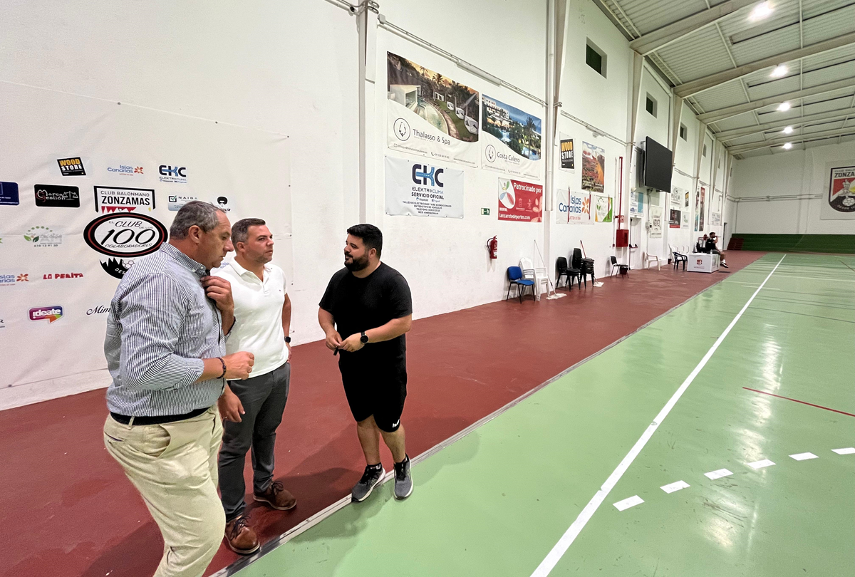 Jacobo Medina y Juan Monzón visitando el Pabellón de San Bartolomé